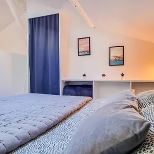 https://le-studio-de-vera-wifi-intra-muros-of-avignon-1-bedroom-3-pers.aixenprovencehotels.org
